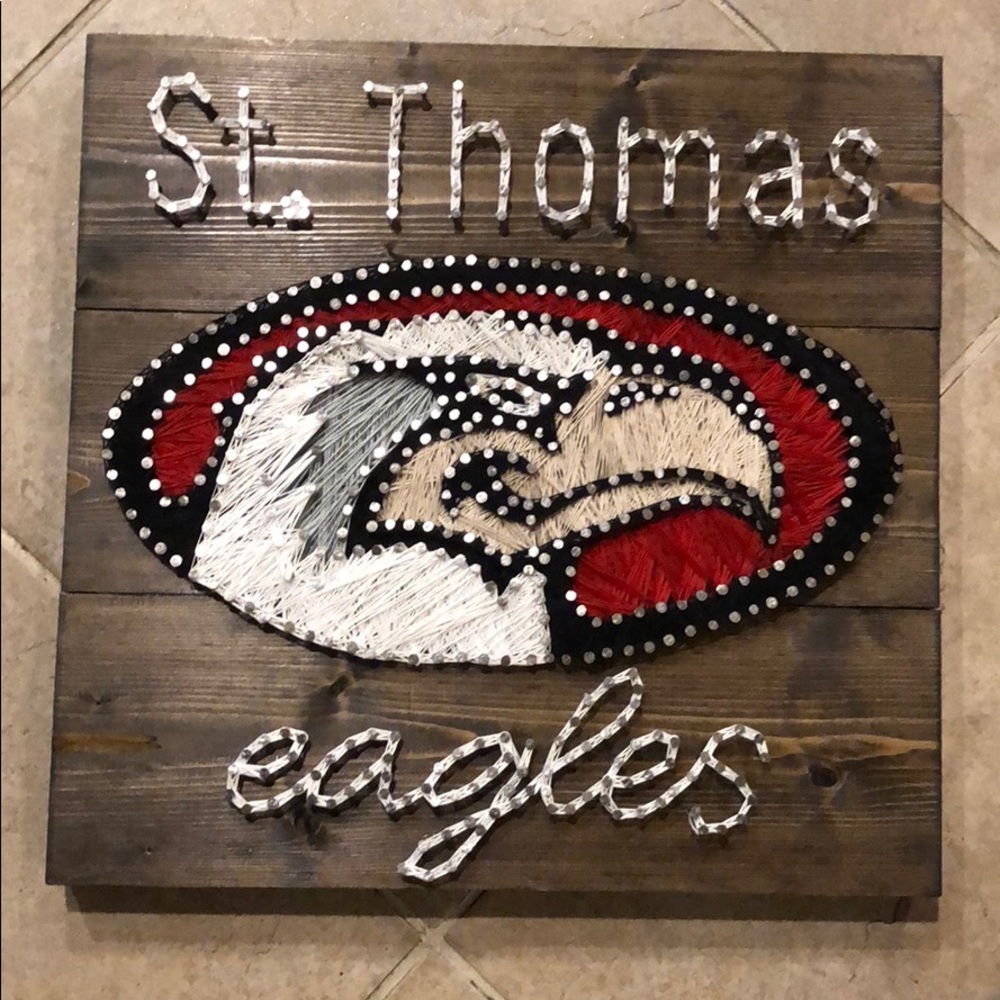 St. Thomas eagles string art board. - Picture 1 of 1